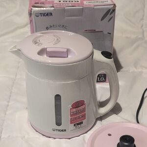 Tiger Electric Kettle - White and Pink